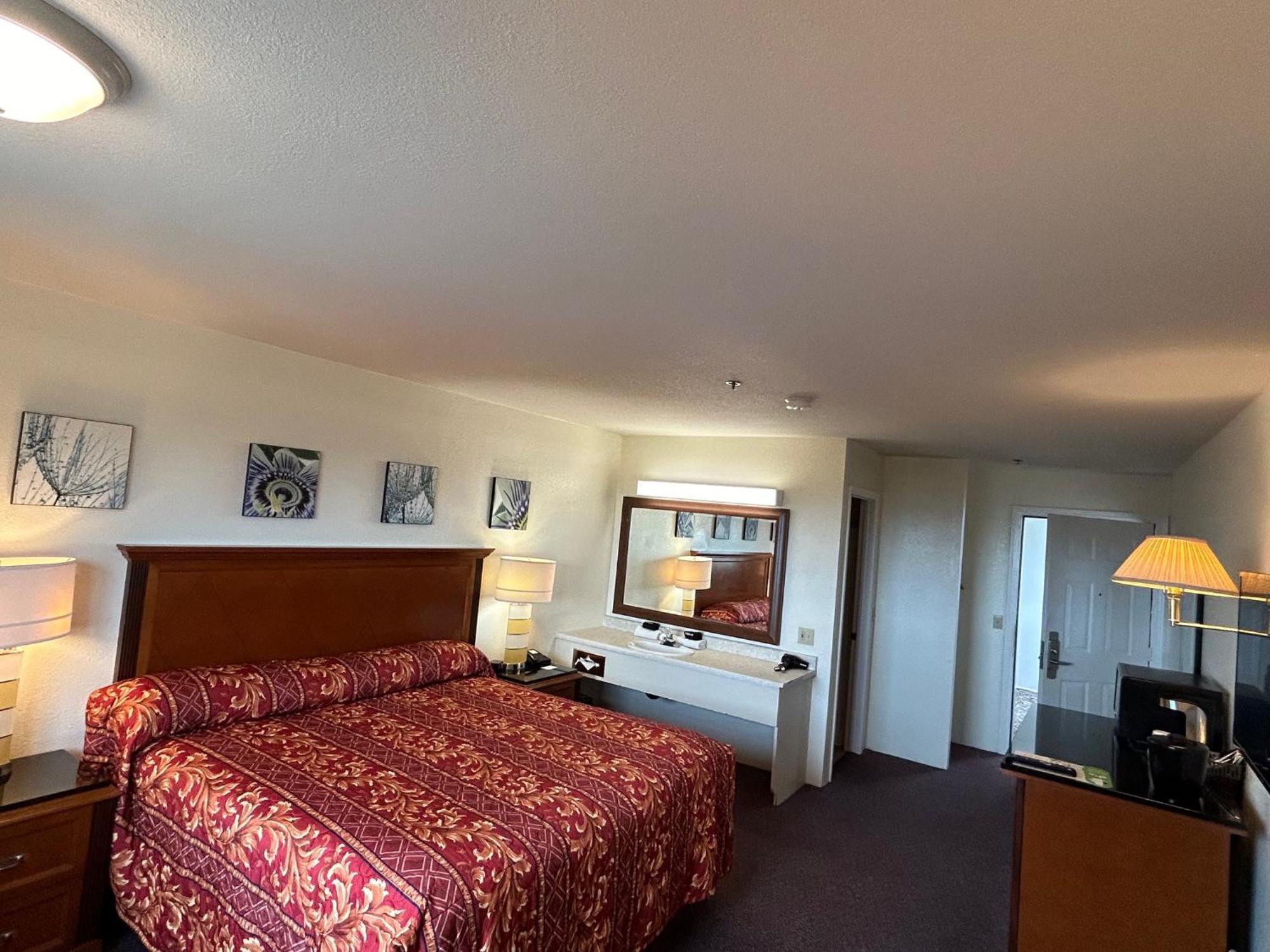 קרסנט סיטי Bayview Inn מראה חיצוני תמונה