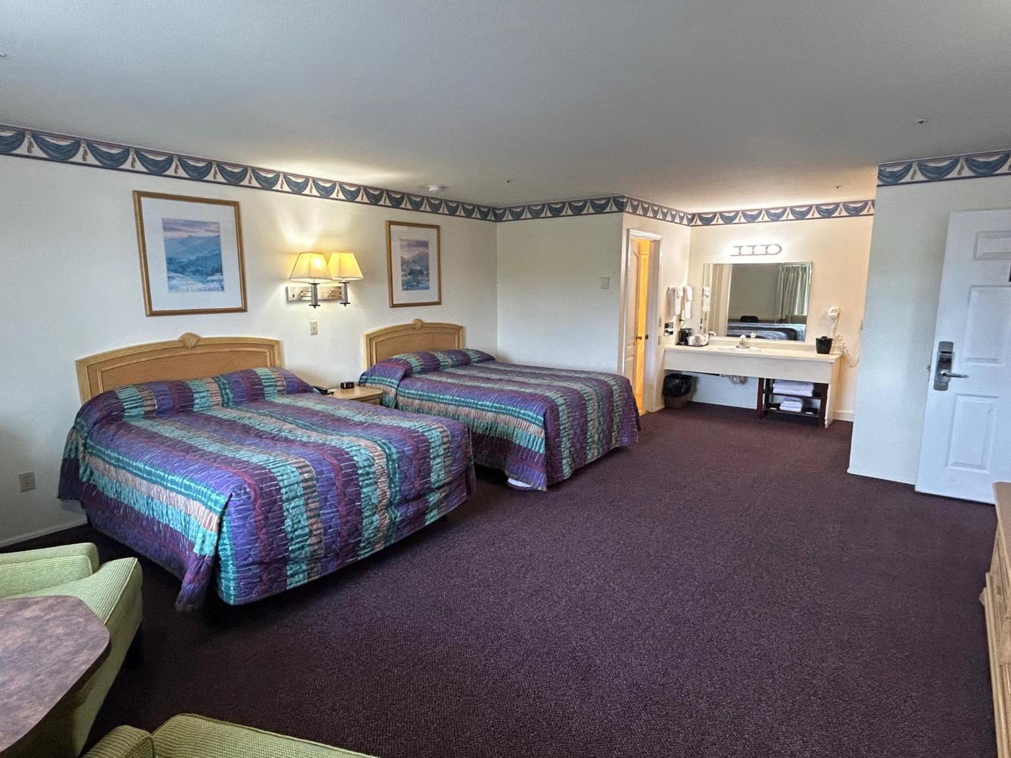 קרסנט סיטי Bayview Inn מראה חיצוני תמונה